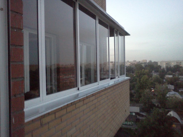 Преимущества остекления балкона алюминием